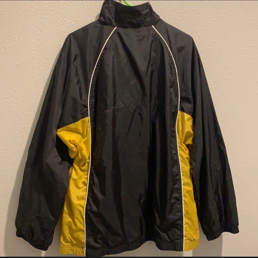 Classic Reebok Windbreaker ⚫️🟡 - Picture 4 of 5